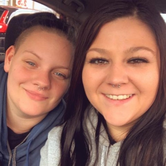 Meet your Posher, Farrah - Picture 1 of 1